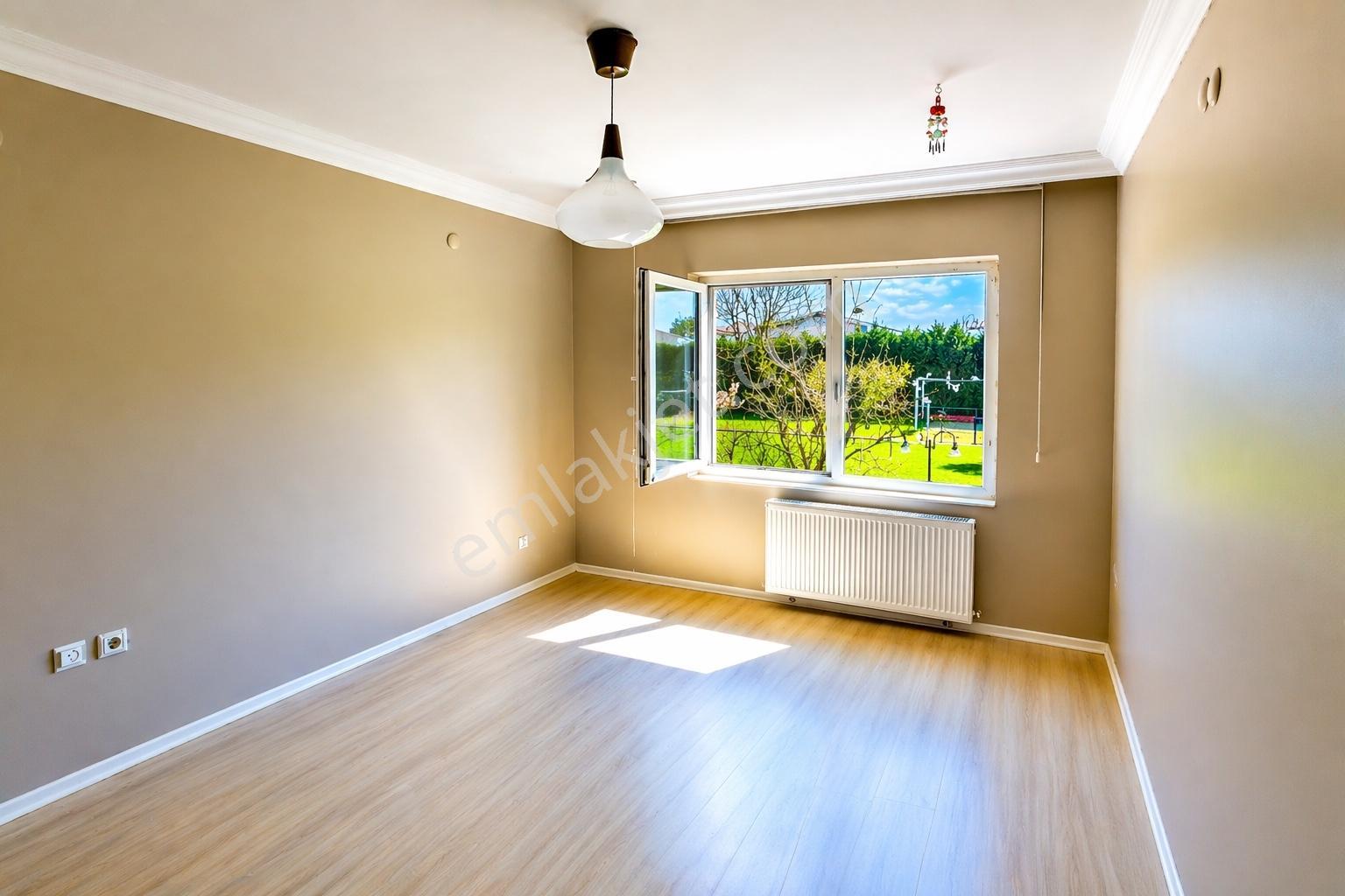 Kartepe'de Doğa İçinde Kapalı Sitede Geniş Bahçeli 5+1 Villa - Görsel 30