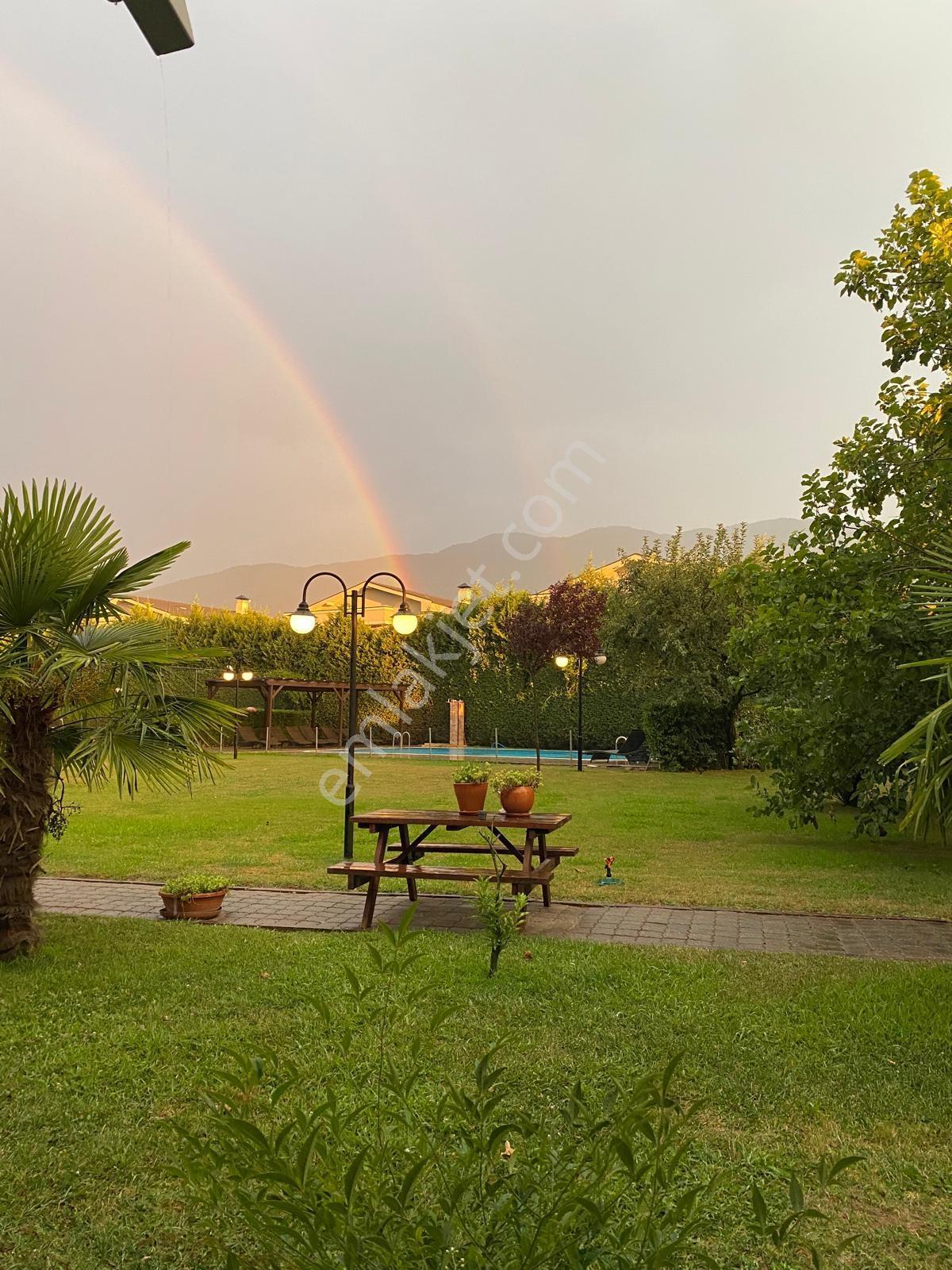 Kartepe'de Doğa İçinde Kapalı Sitede Geniş Bahçeli 5+1 Villa - Görsel 10