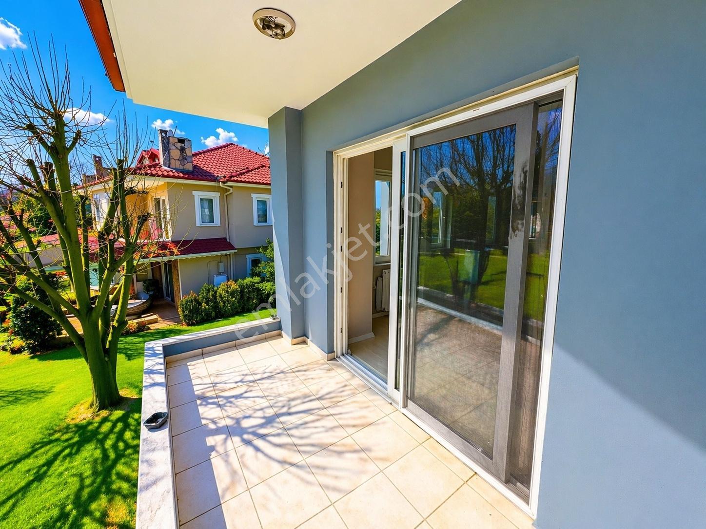 Kartepe'de Doğa İçinde Kapalı Sitede Geniş Bahçeli 5+1 Villa - Görsel 9