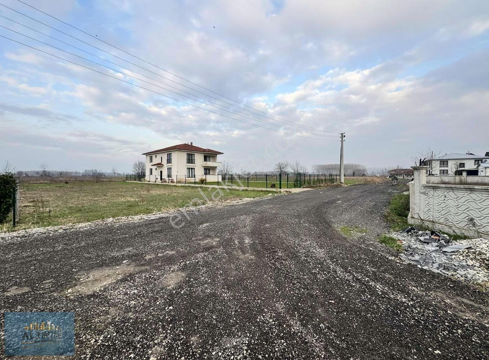 Cumhuriyet Mah%40 İmarlı 397 M2 Satılık Arsa Daire Takasına Açık - Görsel 2