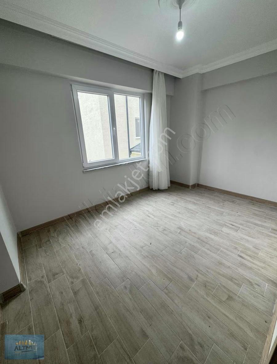 Üniversiteye Komşu Koridorlu Orta Kat Ekstralı Satılık 1+1 - Görsel 4