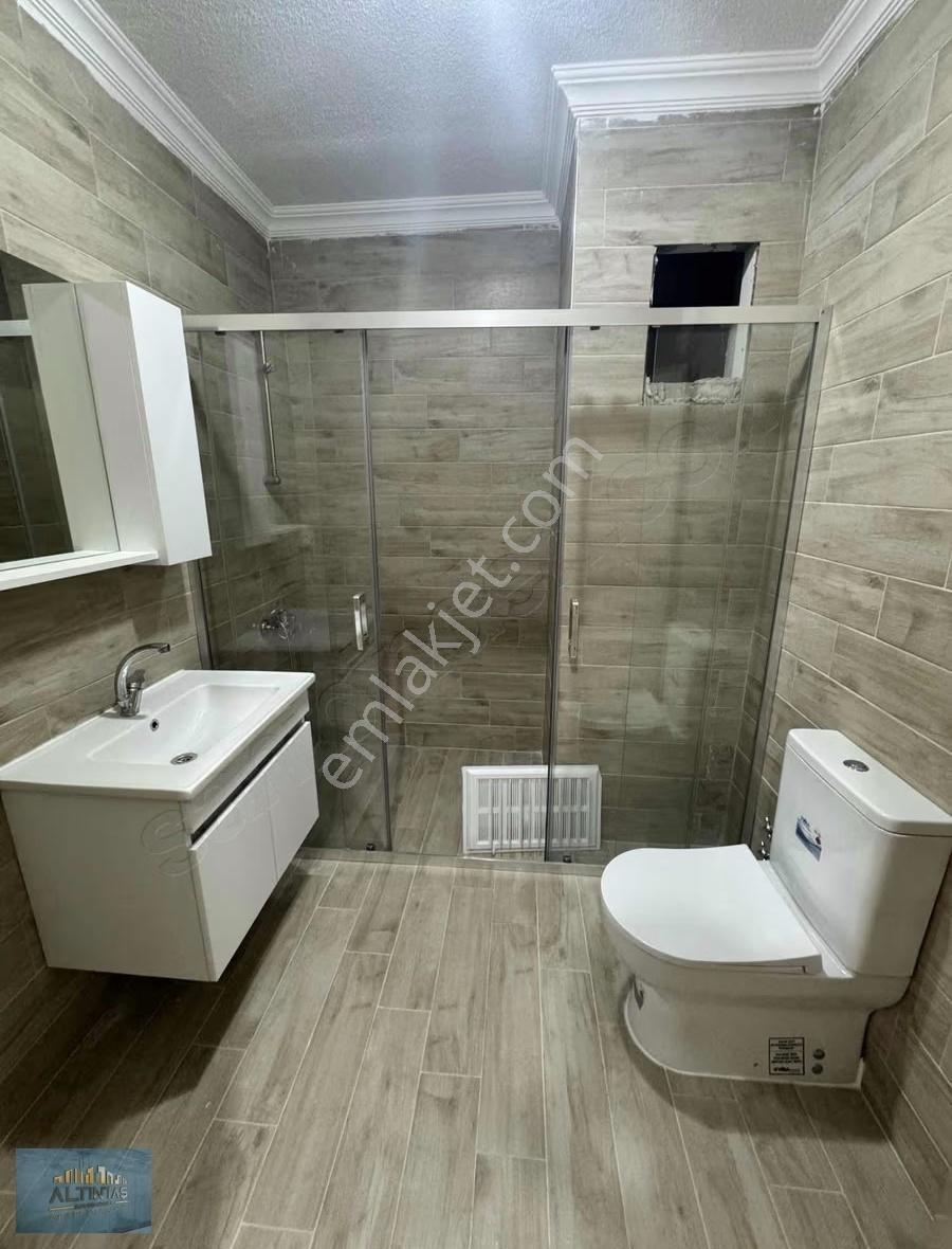 Üniversiteye Komşu Koridorlu Orta Kat Ekstralı Satılık 1+1 - Görsel 6