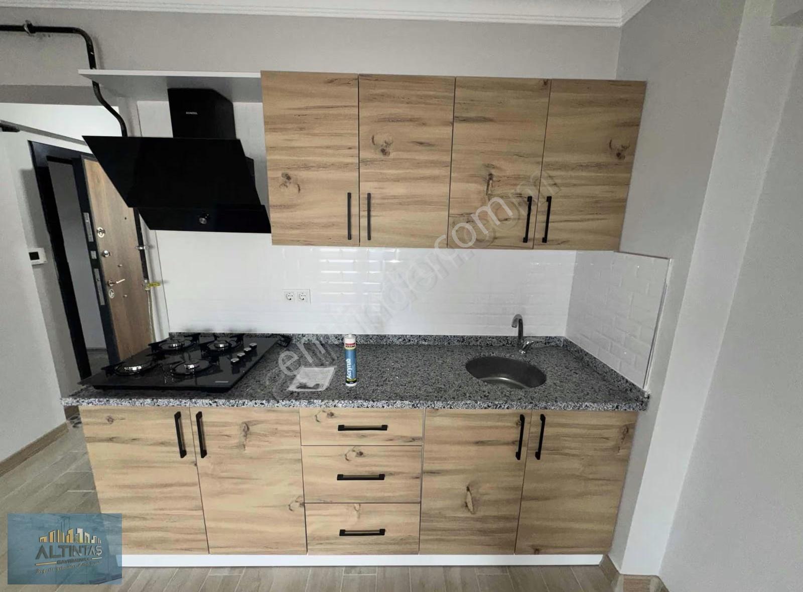 Üniversiteye Komşu Koridorlu Orta Kat Ekstralı Satılık 1+1 - Görsel 9