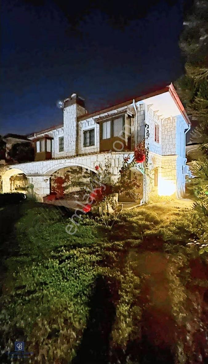 Alaçatı Çeşme'de 3+1 Kiralık Havuzlu Eşyalı Villa - Görsel 6