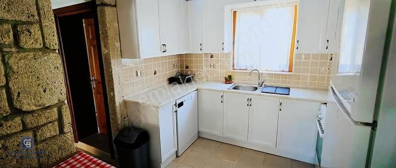 Alaçatı Çeşme'de 3+1 Kiralık Havuzlu Eşyalı Villa - Görsel 13