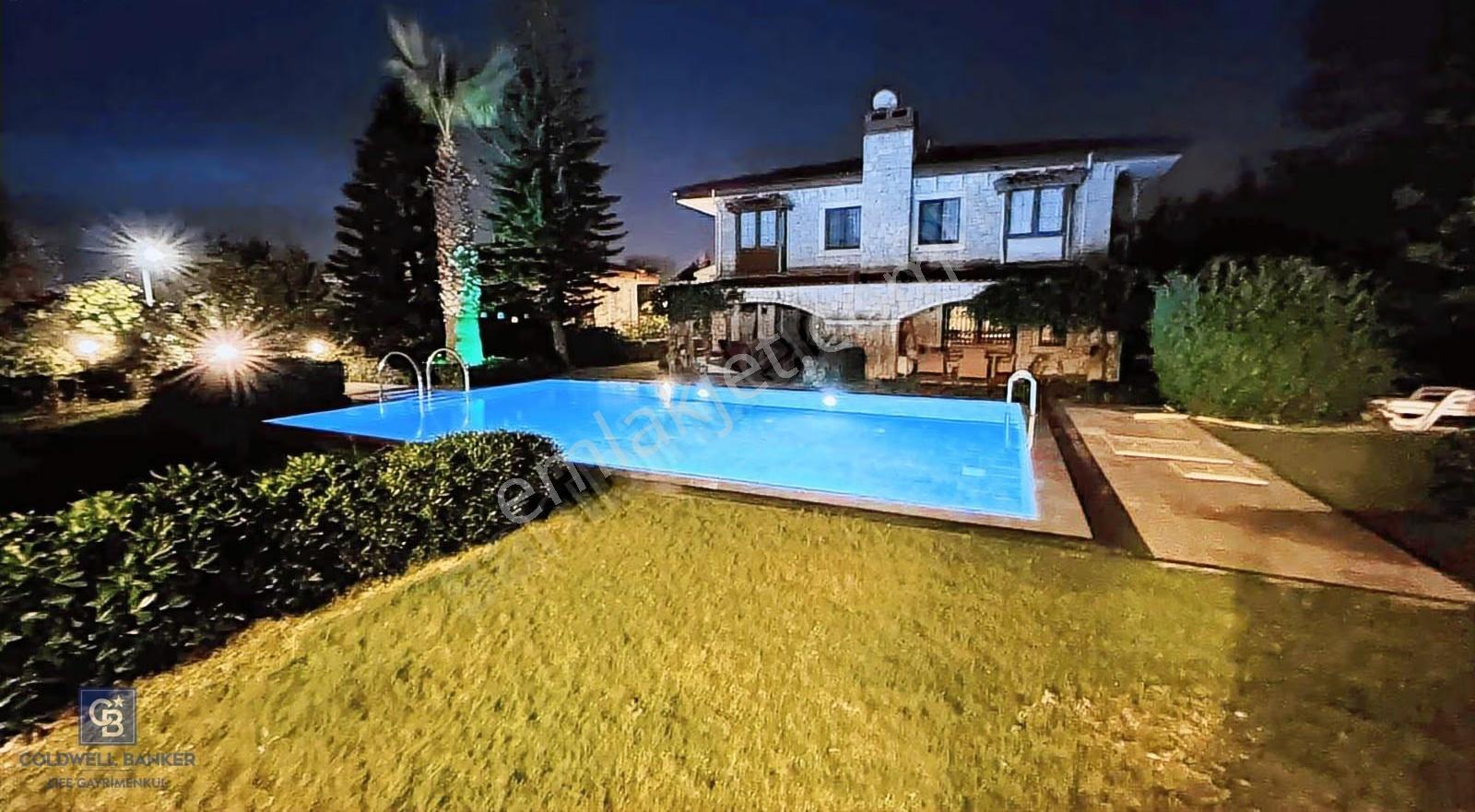 Alaçatı Çeşme'de 3+1 Kiralık Havuzlu Eşyalı Villa - Görsel 2
