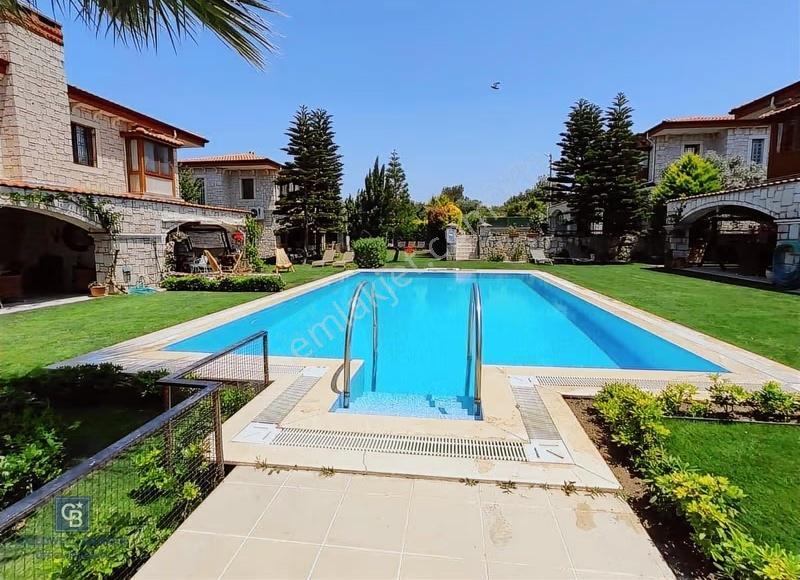 Alaçatı Çeşme'de 3+1 Kiralık Havuzlu Eşyalı Villa - Görsel 8
