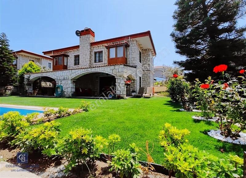 Alaçatı Çeşme'de 3+1 Kiralık Havuzlu Eşyalı Villa - Görsel 31