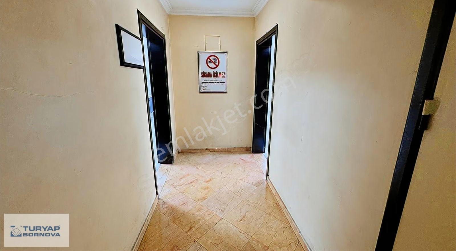 Bornova Merkez'de Öztürk İş Merkezi'nde Satılık 2+1 Ofis - Görsel 20