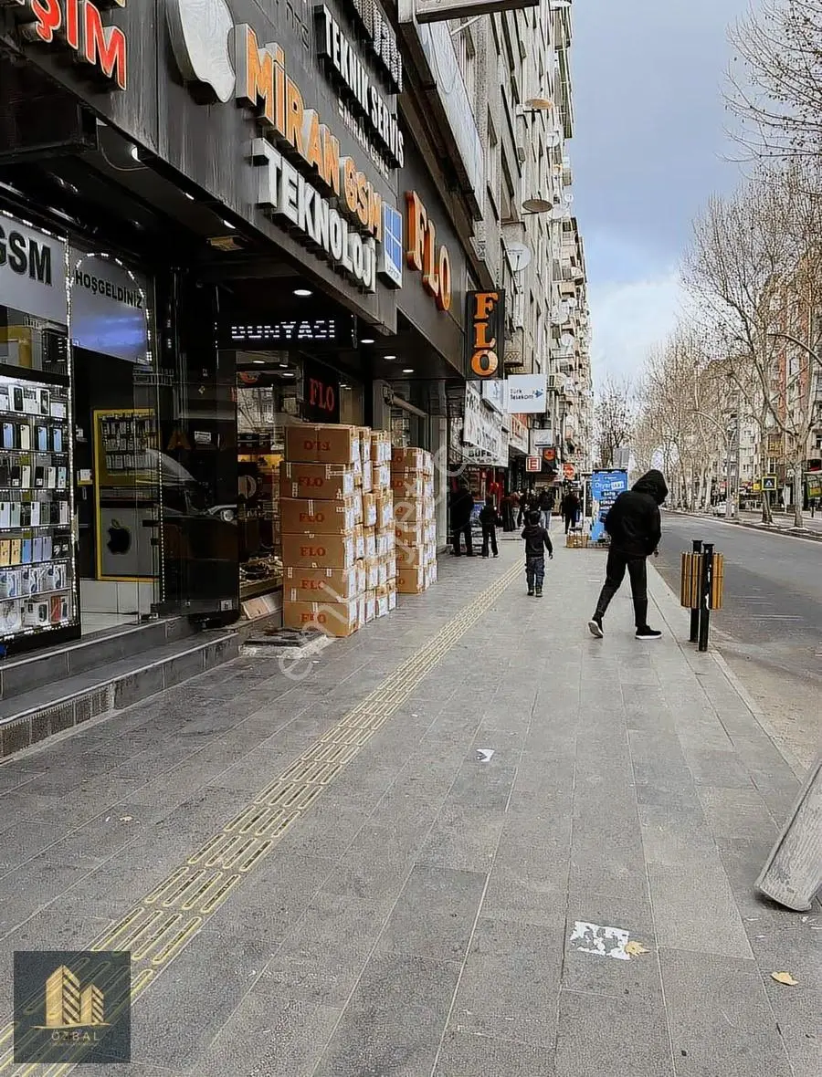 Özbal Emlak Ofis Gevran Cadde Üzeri İşlek Konumda Satılık Dükkan - Görsel 5