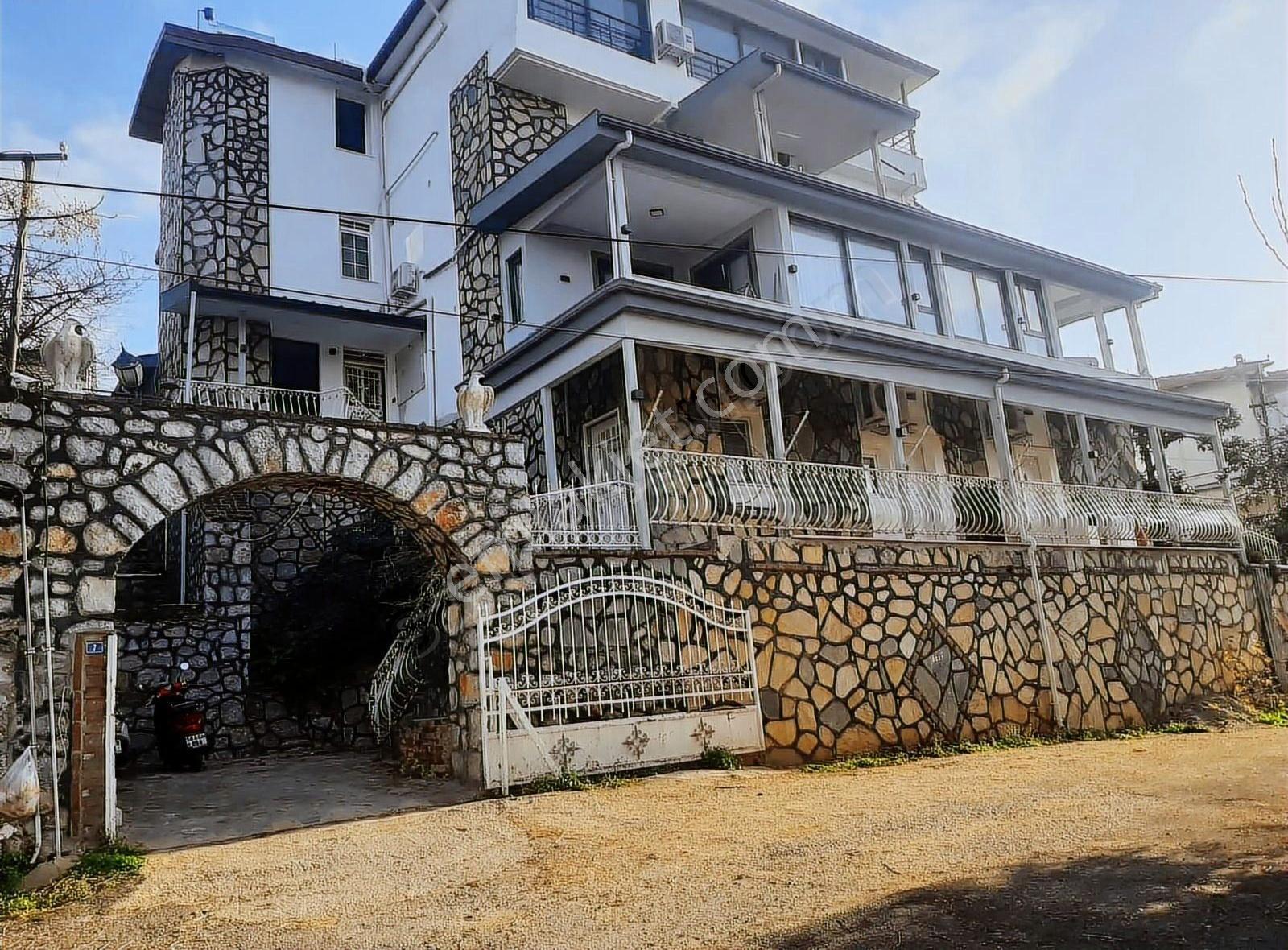 !! Acil Üniversite Yanı 2+1 90m2 Satılık Daire