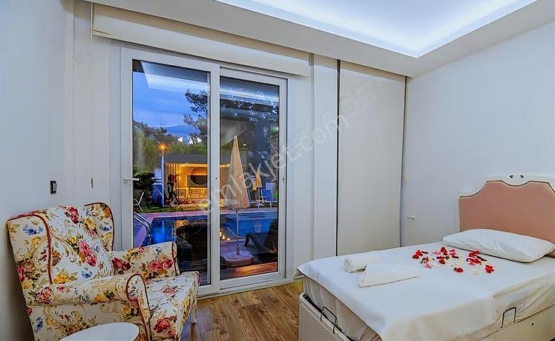 Ölüdeniz Manzaralı / Tamamen Yenilenmiş 6+1 Lüks Villa - Görsel 26