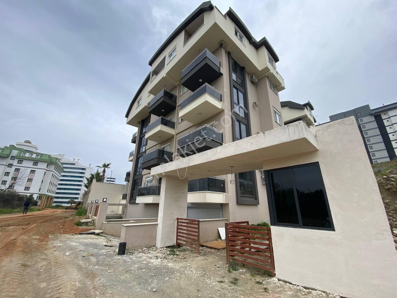 Mahmutlar'da Tek Blok Aktiviteli Güney Cephe 1+1 Sıfır Daire - Görsel 17