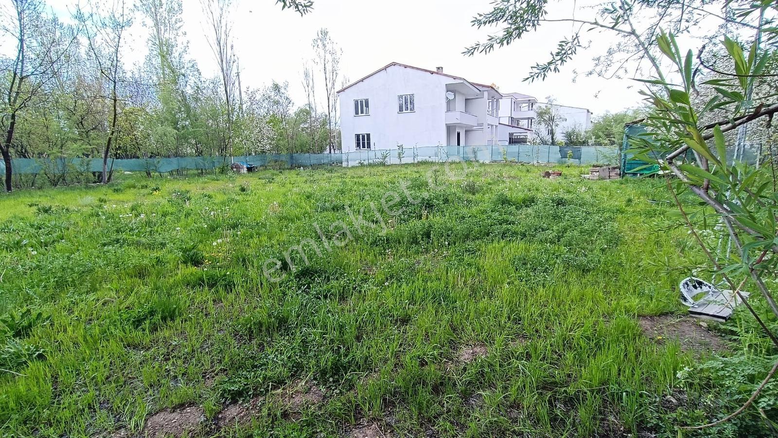 Gevaş Merkezda Satılık 950 Metre Kare İmarlı Arsa - Görsel 24