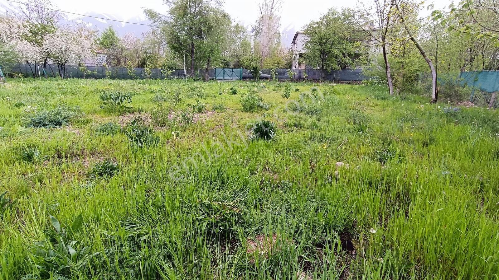 Gevaş Merkezda Satılık 950 Metre Kare İmarlı Arsa - Görsel 12