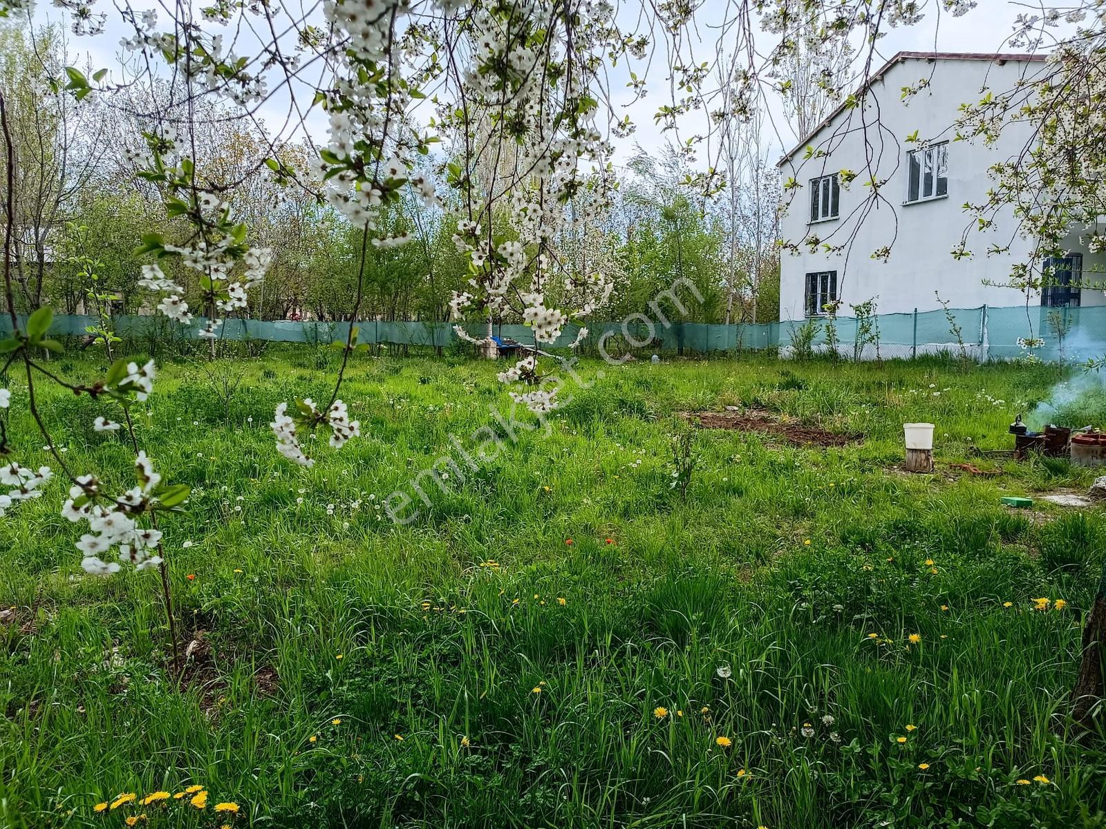 Gevaş Merkezda Satılık 950 Metre Kare İmarlı Arsa - Görsel 11