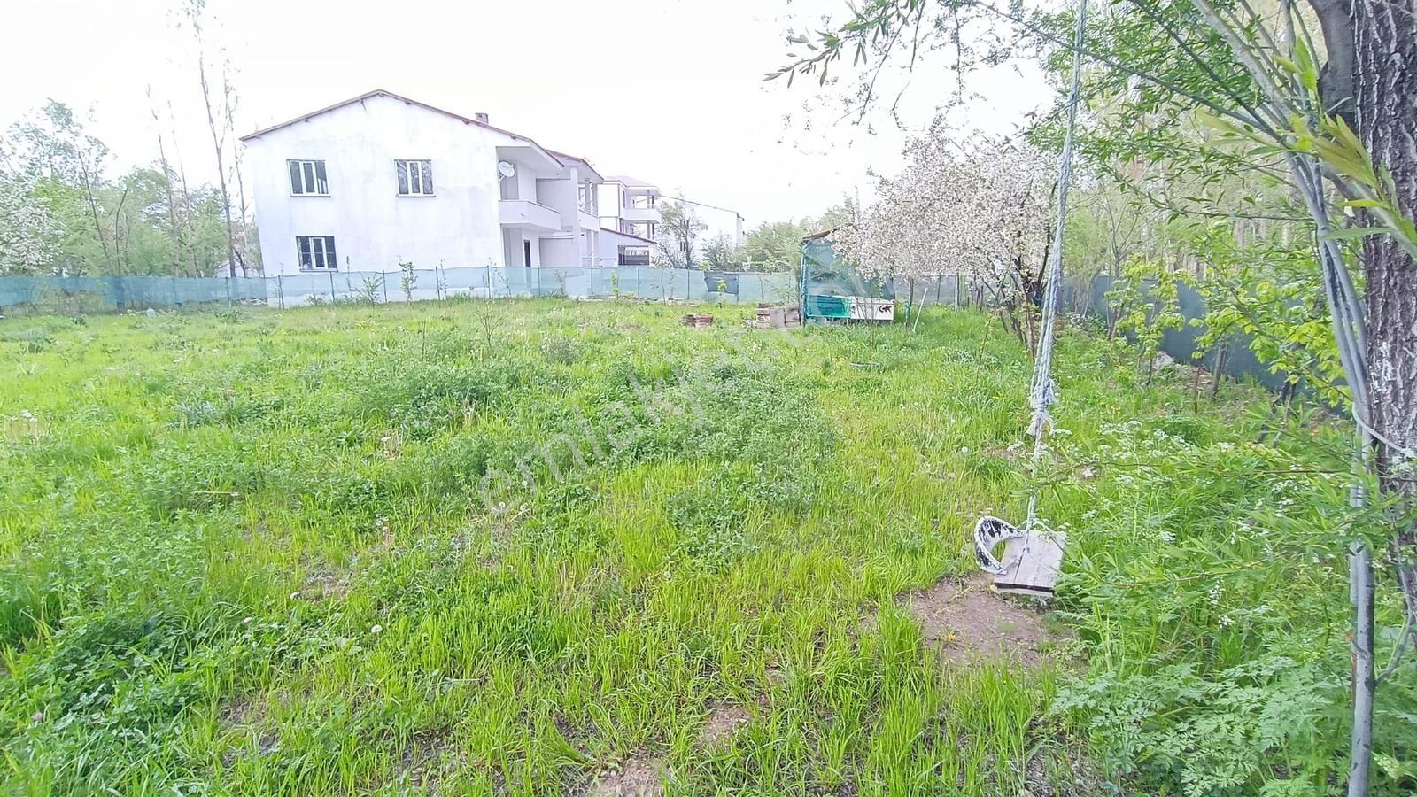 Gevaş Merkezda Satılık 950 Metre Kare İmarlı Arsa - Görsel 21