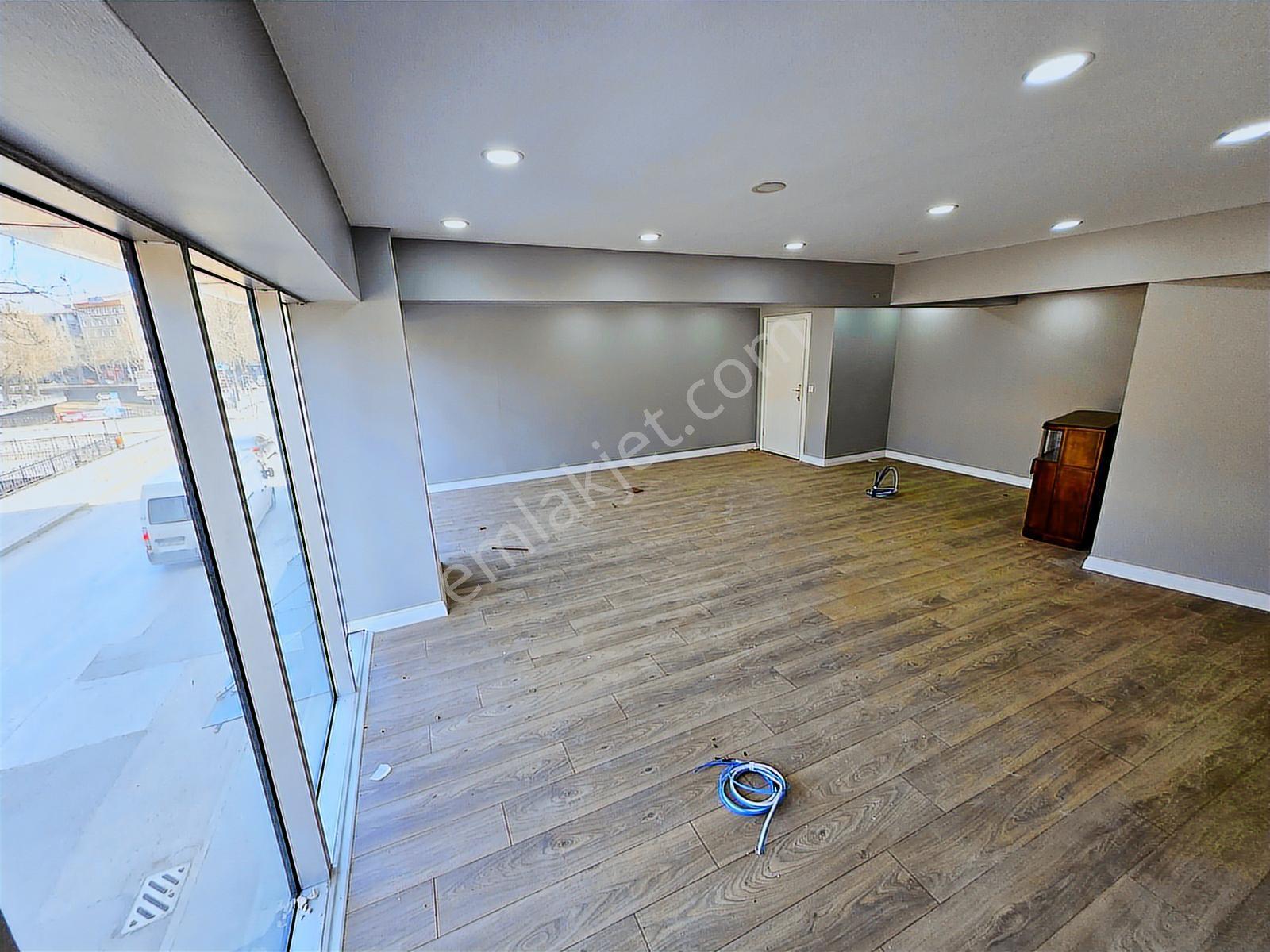 »garanti Emlak'tan Şehir Merkezinde, 300 M² Emsalsiz Bir Dükkan« - Görsel 13