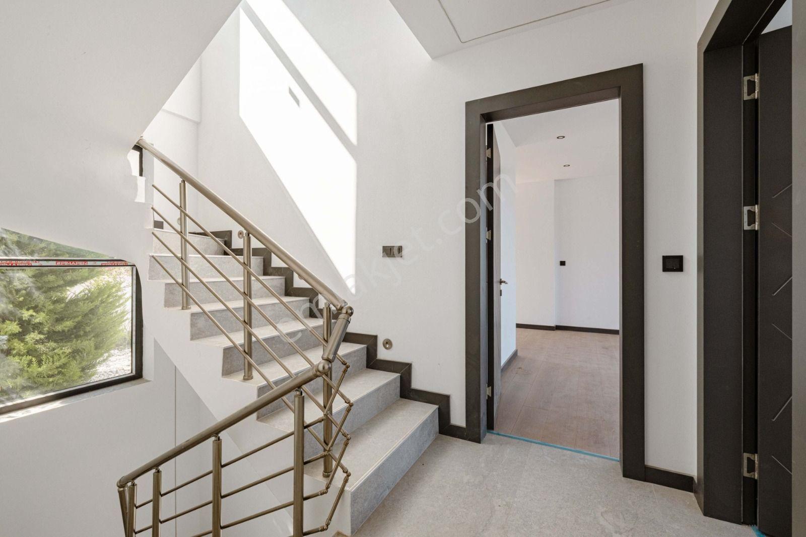 Milas Boğaziçi'nde Full Deniz Manzaralı Tam Müstakil Villa. - Görsel 32