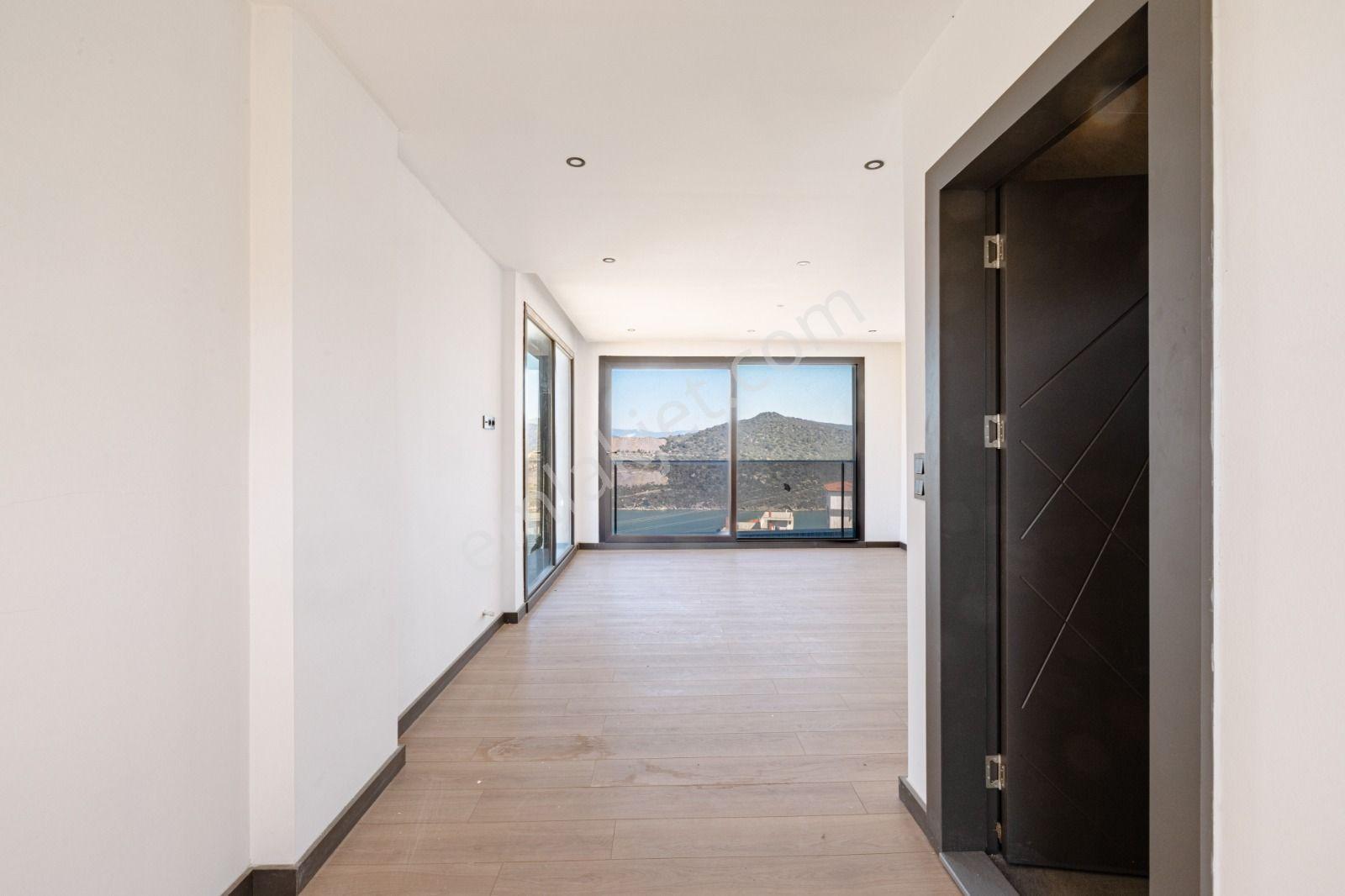Milas Boğaziçi'nde Full Deniz Manzaralı Tam Müstakil Villa. - Görsel 17