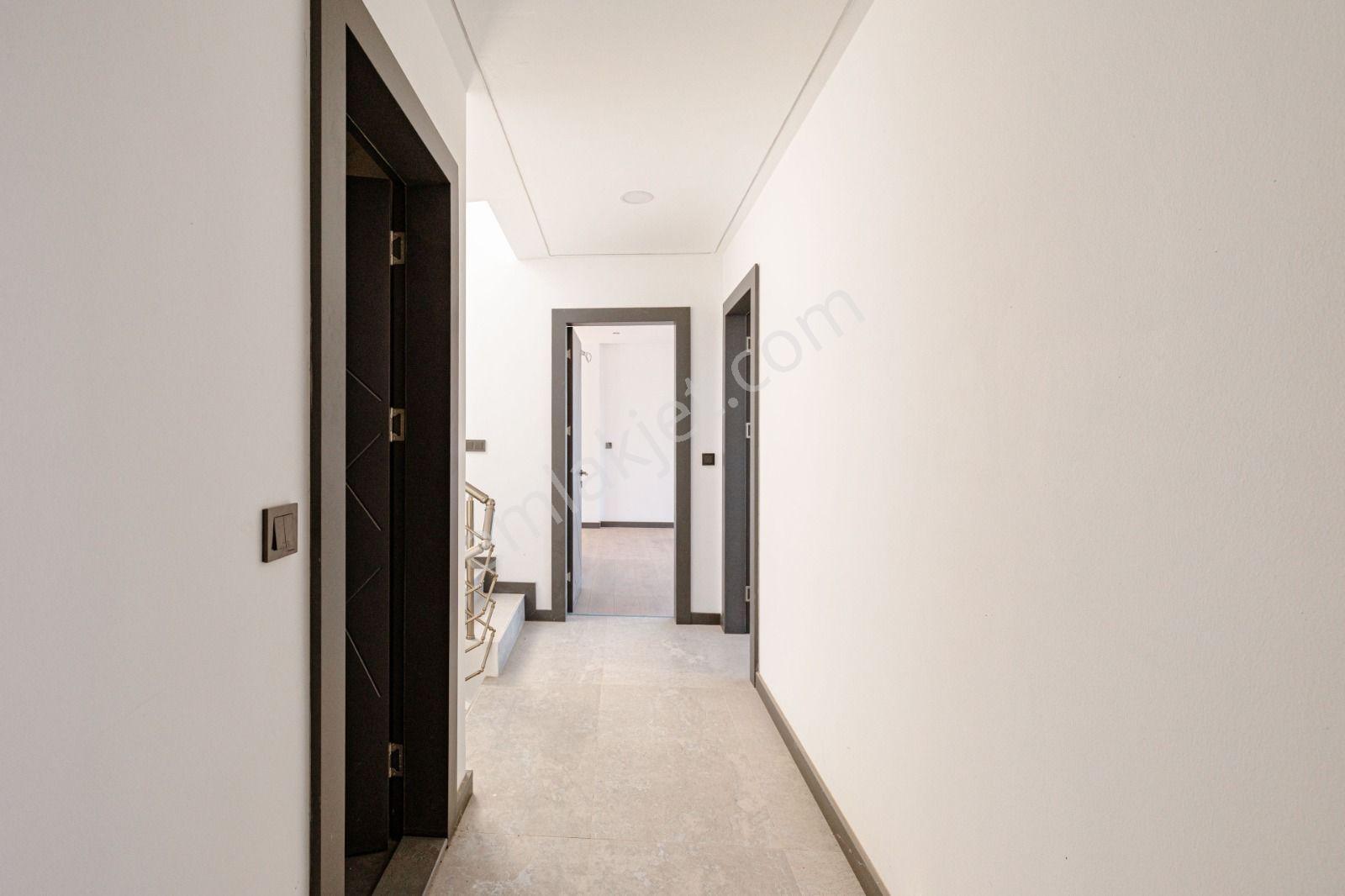 Milas Boğaziçi'nde Full Deniz Manzaralı Tam Müstakil Villa. - Görsel 30