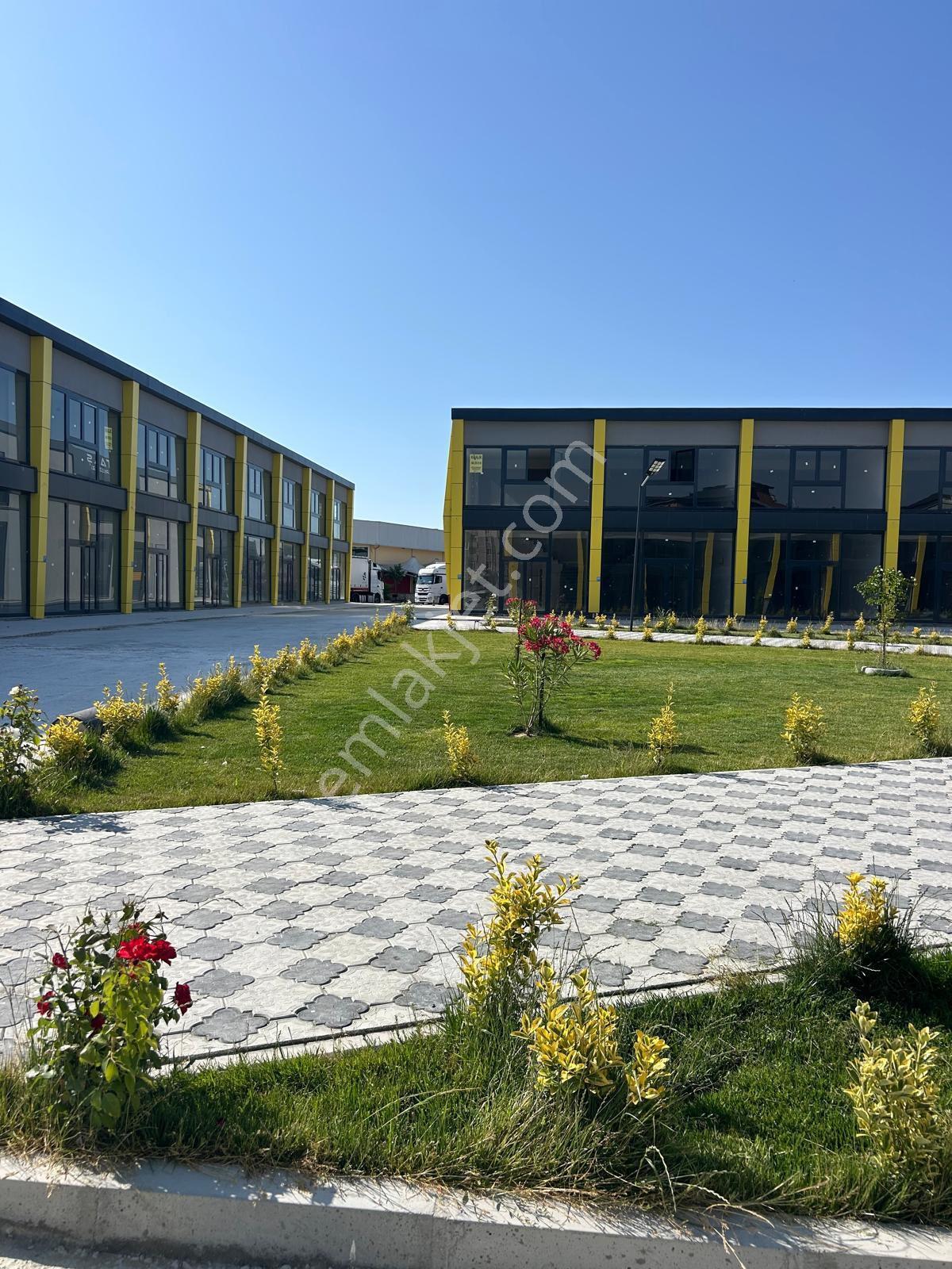Remax Lad’den Merkezi Konum İş Merkezinde Kiralık Mağaza - Görsel 14