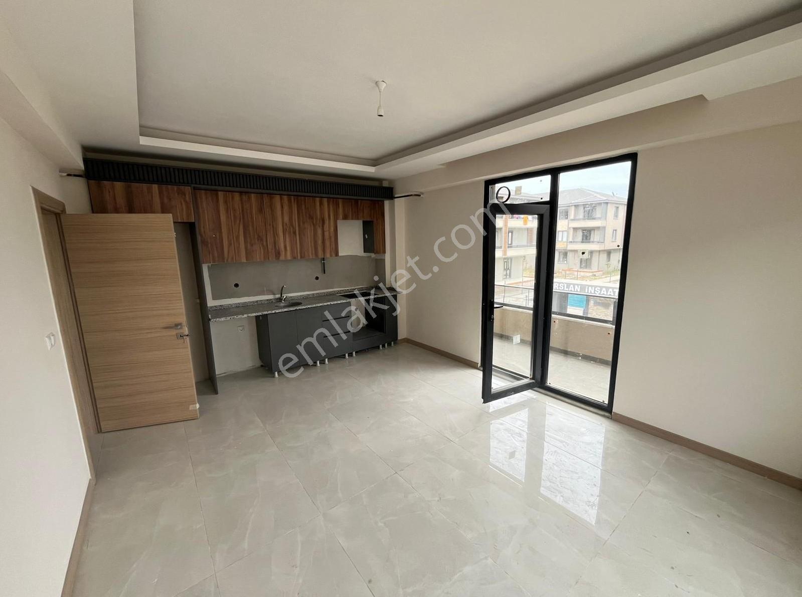 Müthiş Lokasyon Yerden Isıtma 2 Havuz Cafeterya Sitede 2+1 Daire - Görsel 4