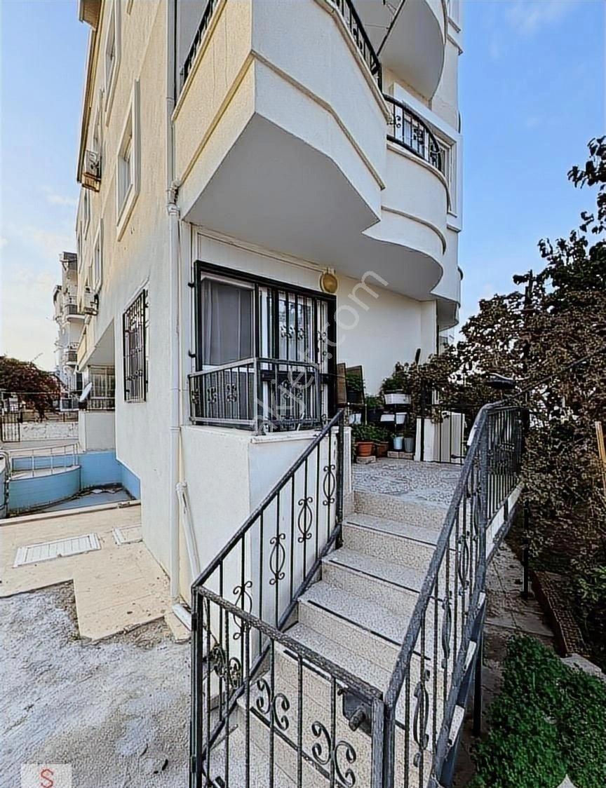 Didim Cumhuriyet Mahallesinde Bahçeden Müstakil Girişli 2+1
