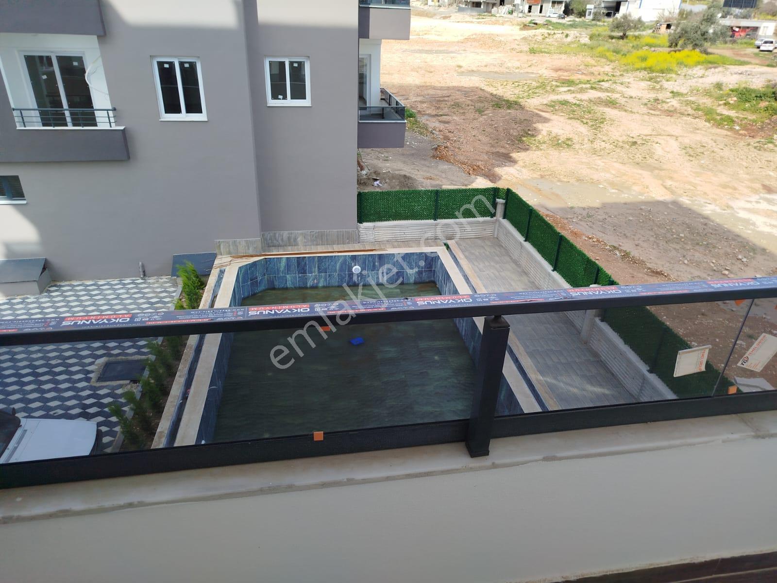 Erdemli Merkezde Sıfır 1+1 Havuzlu Site Dairesi - Görsel 11