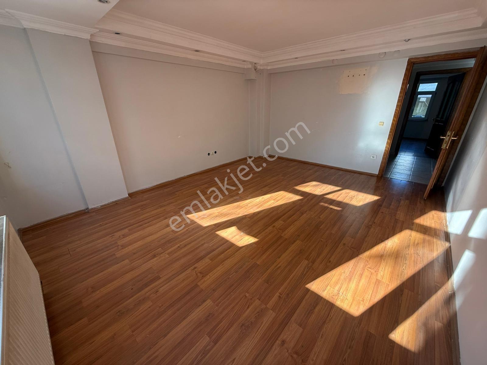 Stm Emlaktan Kurtuluş Caddesi Üzerinde Kiralık Geniş 3+1 Daire - Görsel 16