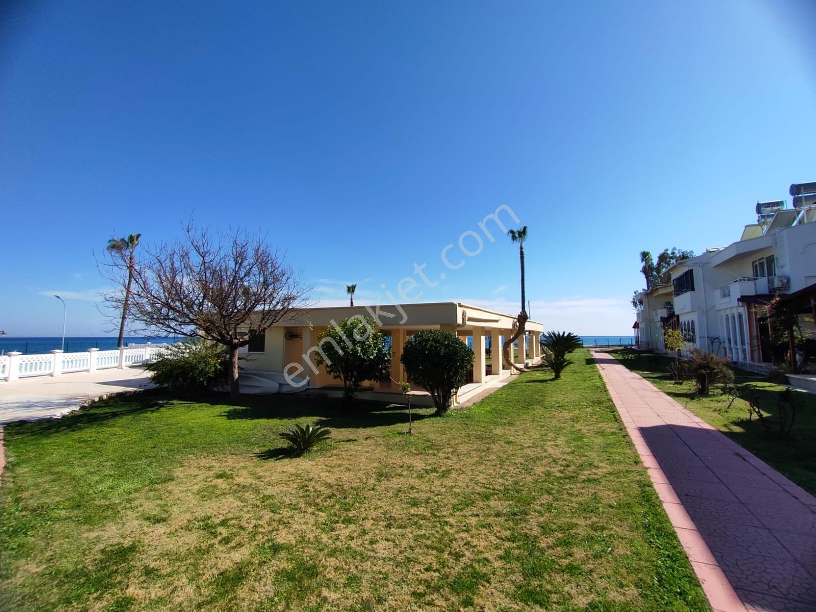 **nova**çeşmeli Mah. Sahil 1.cad. Denize Sıfır 2+1 Kiralık Vılla - Görsel 3