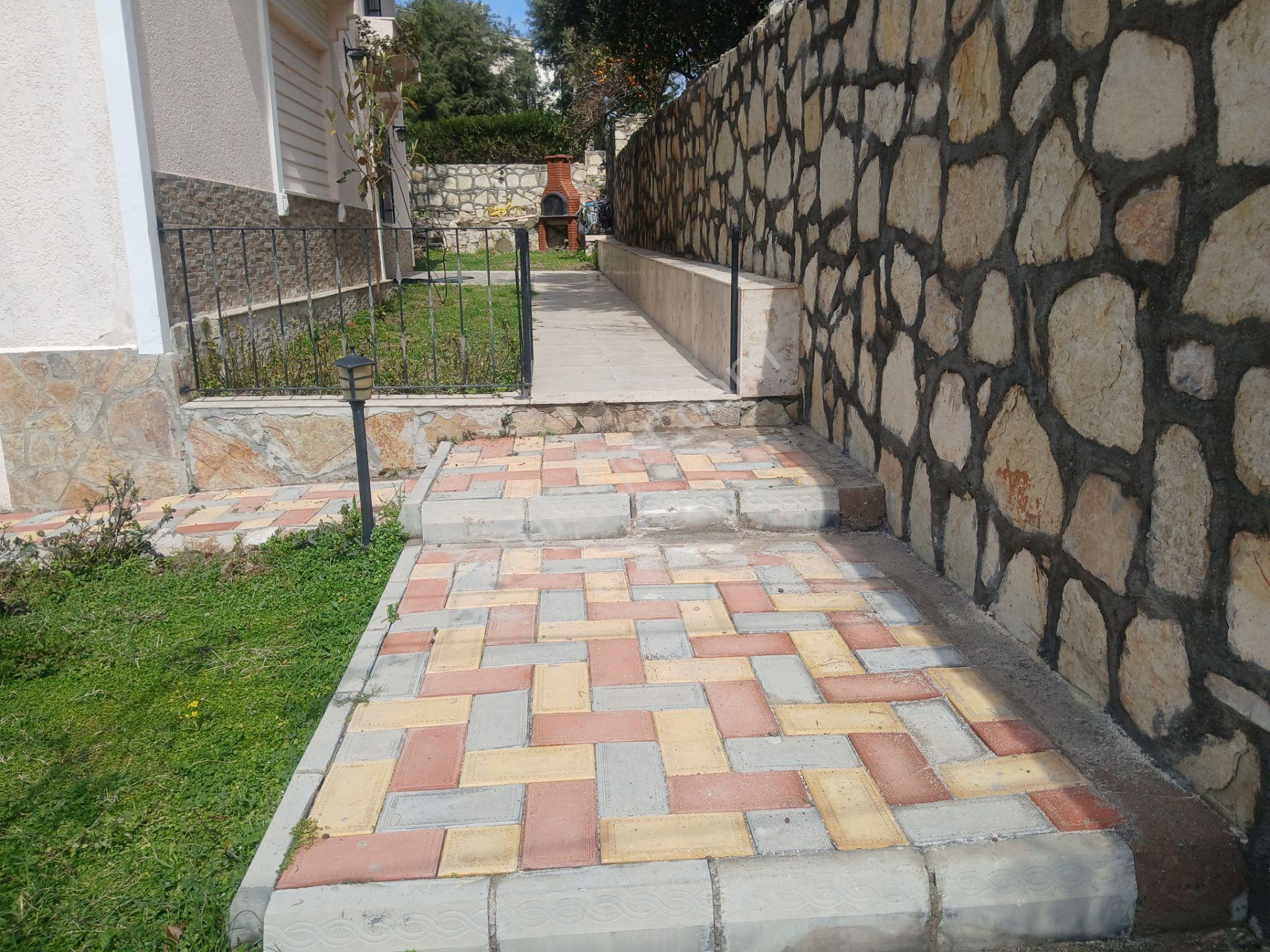 Sarımazı Fatih Mahallesinde Koru Evleri Sitesinde İçerisi Lüks Yapılı Satılık Müstakil Villa - Görsel 26