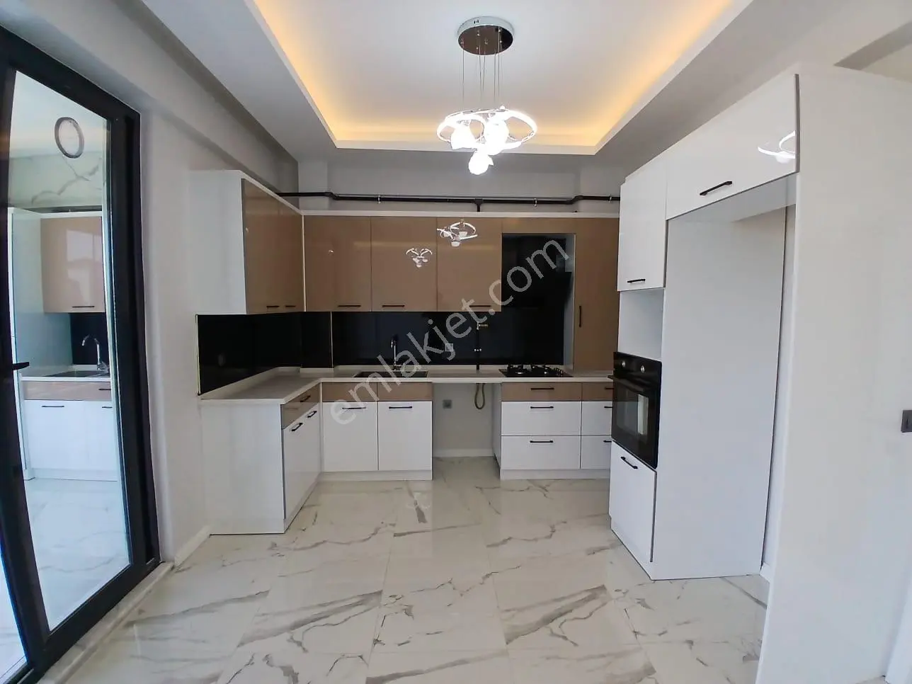 Akçay Emlak'tan Akşehir Gazi Mahallesinde Temelden %50si Peşin %50si 0faiz 50 Ay Vadeyle Satılık 2+1