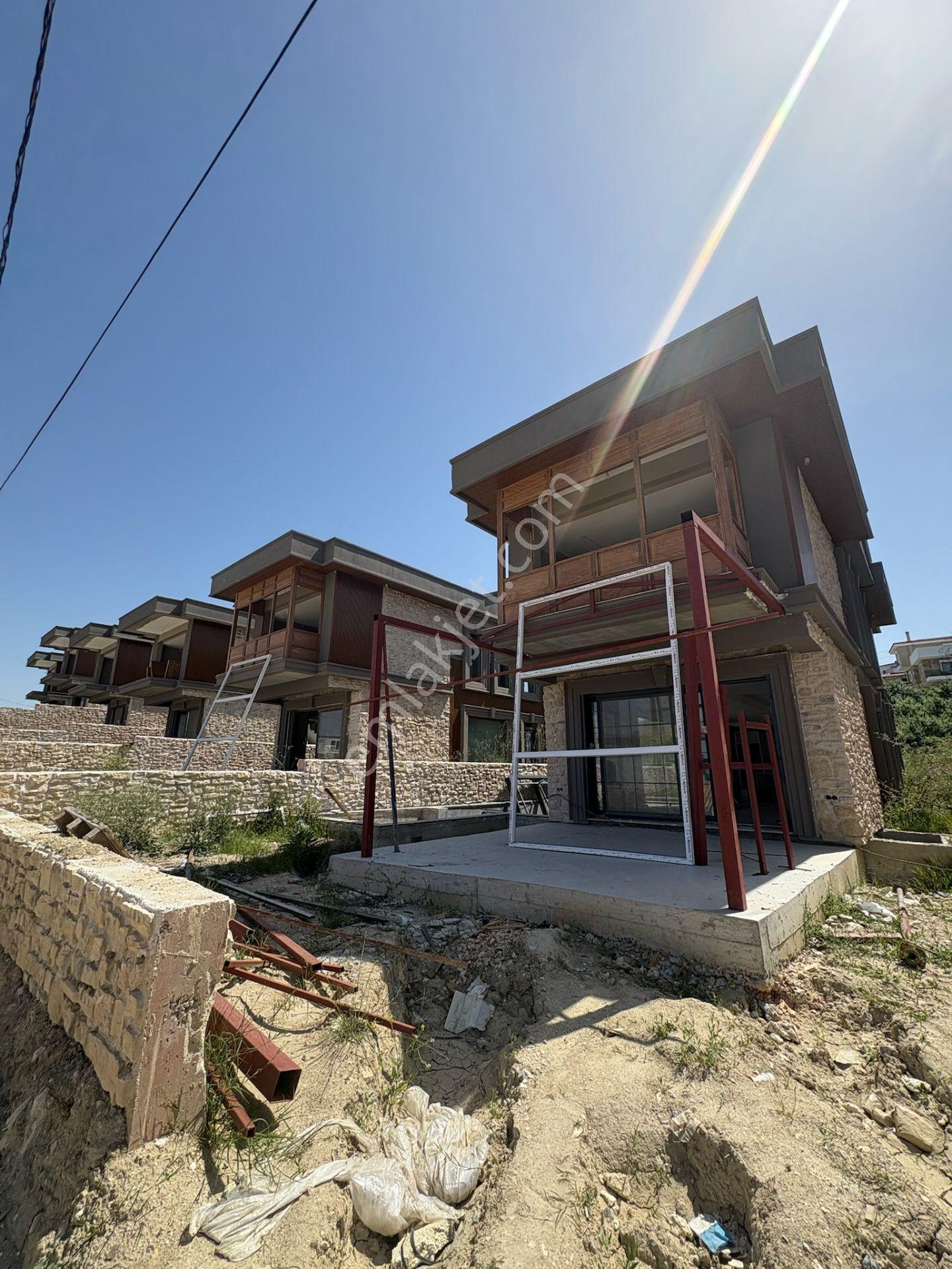 Kuşadası Yayla Köy'de Satılık Özel Havuzlu Köşe Konumlu 4+1 Villa - Görsel 13