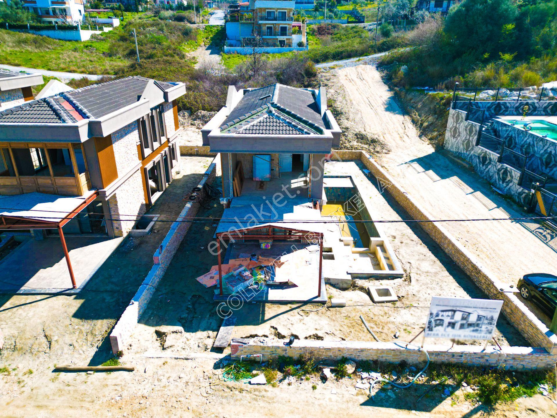 Kuşadası Yayla Köy'de Satılık Özel Havuzlu Köşe Konumlu 4+1 Villa - Görsel 2