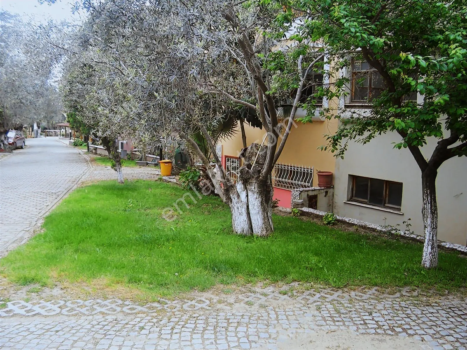 Altınoluk Yüzme Havuzlu Sitede Satılık Tripleks Villa 4+1,165m2. - Görsel 2