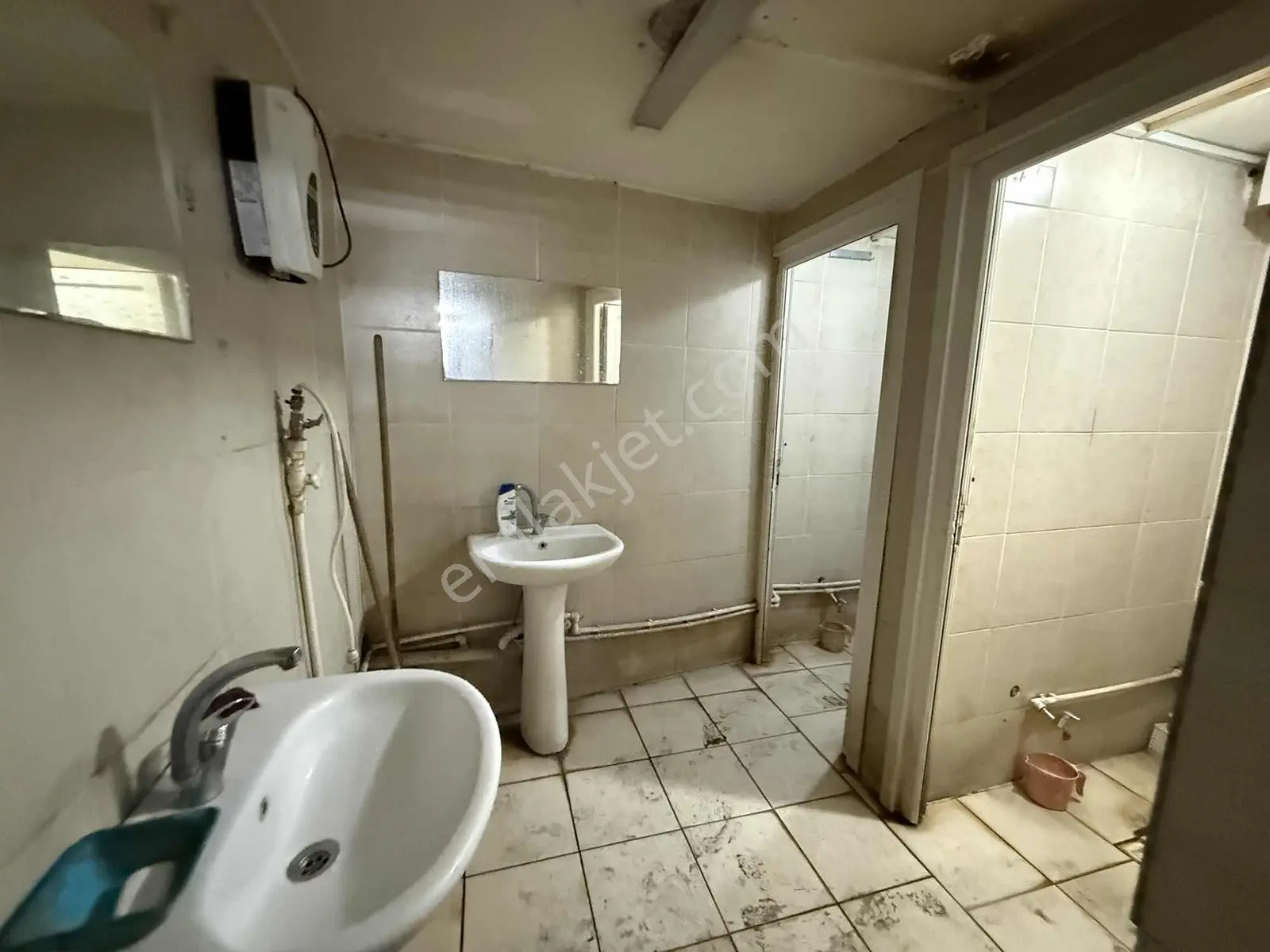 Sultangazi Uğur Mumcuda Kiralık 1000 M² Dükkan - Görsel 6