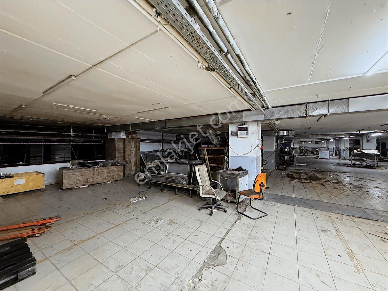 Sultangazi Uğur Mumcuda Kiralık 1000 M² Dükkan - Görsel 25