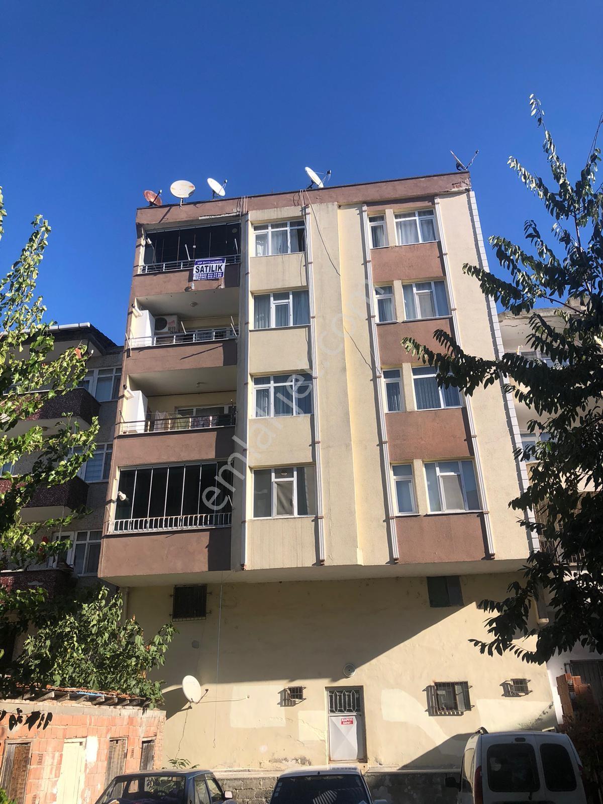 Bafra Vıp Gym'den Eski Meydan Da Eşyalı Satılık 3+1 Daire