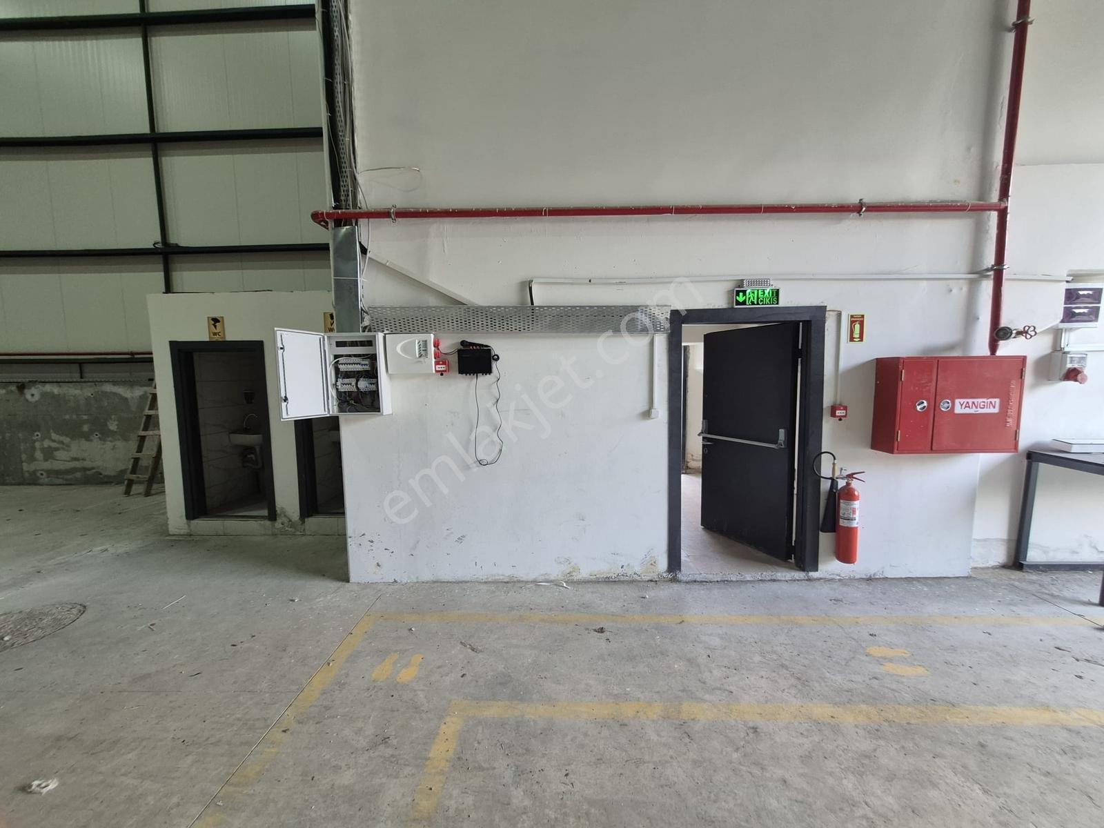 Arnavutköy Ömerli'de Zemine Basar 1700 M2 Kiralık Depo / Fabrika - Görsel 24