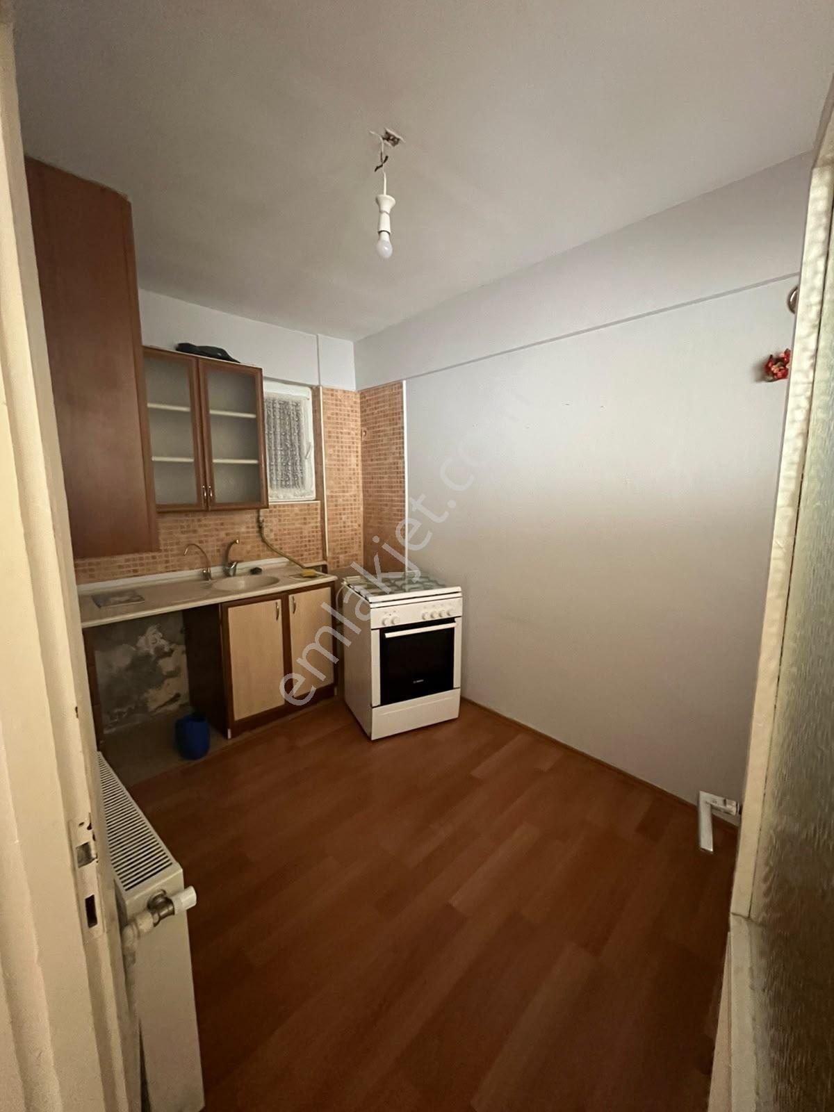 Bafra Vip Gayrimenkul'den Gençlik Cad. Satılık Arakat 2+1 Daire - Görsel 6