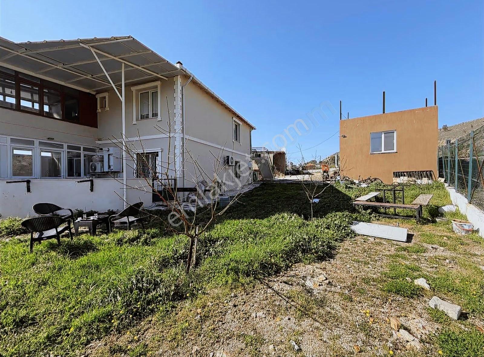 Aliağa Helvacıda 2089m2 Kullanım Alanı İle Yatırımlık Fırsat!