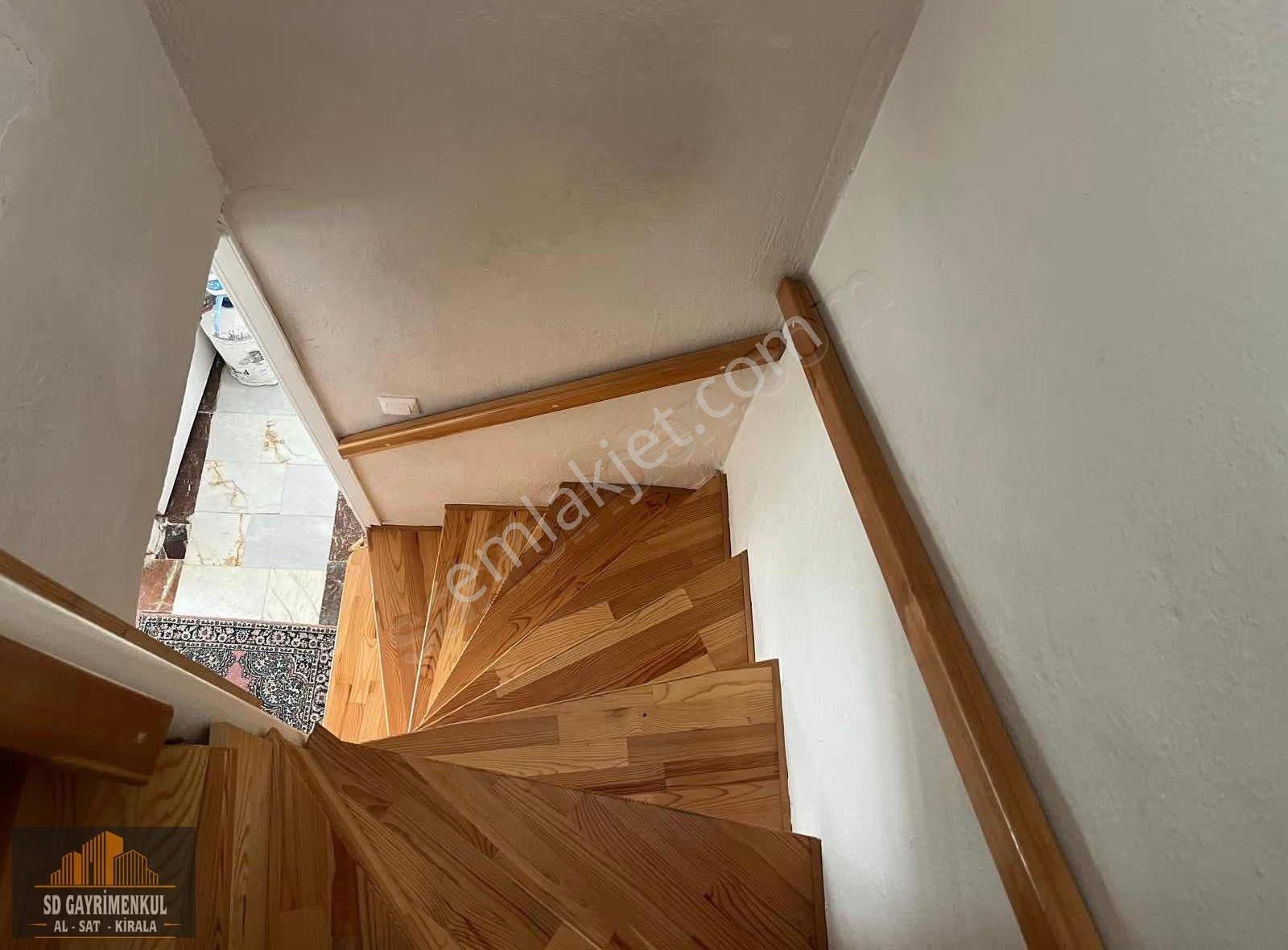 Ayvalık Sarımsaklıda Denize Yürüme Mesafesinde 160 M² Dubleks - Görsel 10
