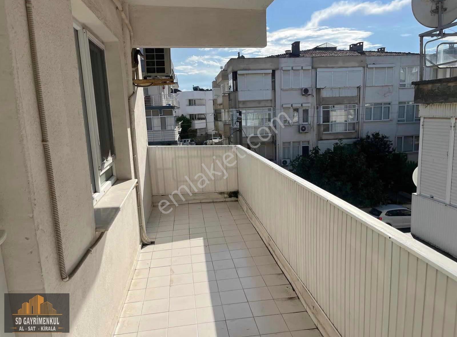 Ayvalık Sarımsaklıda Denize Yürüme Mesafesinde 160 M² Dubleks - Görsel 18