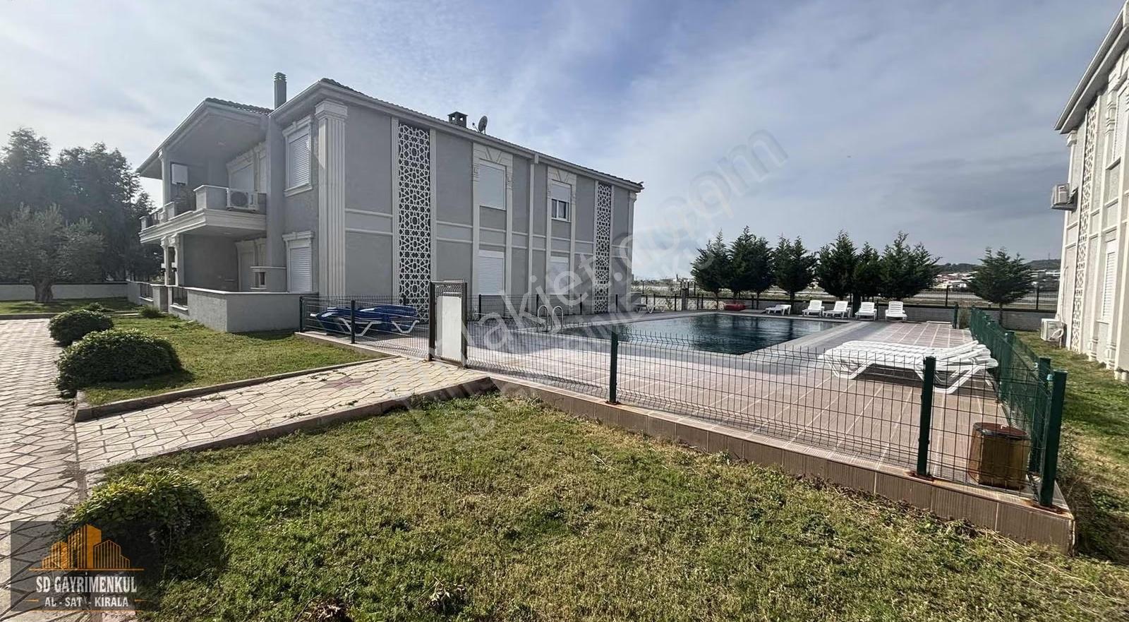 Ayvalık Küçükköy Havuzlu Sitede Giriş Ve 1. Kat 2+1 - Görsel 24