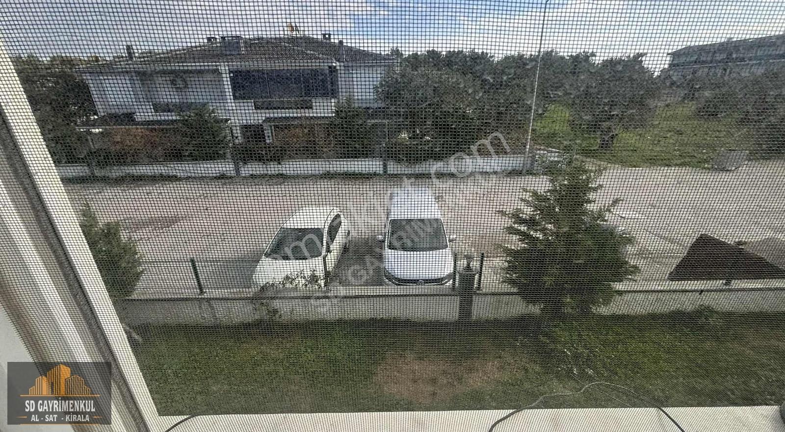 Ayvalık Küçükköy Havuzlu Sitede Giriş Ve 1. Kat 2+1 - Görsel 12