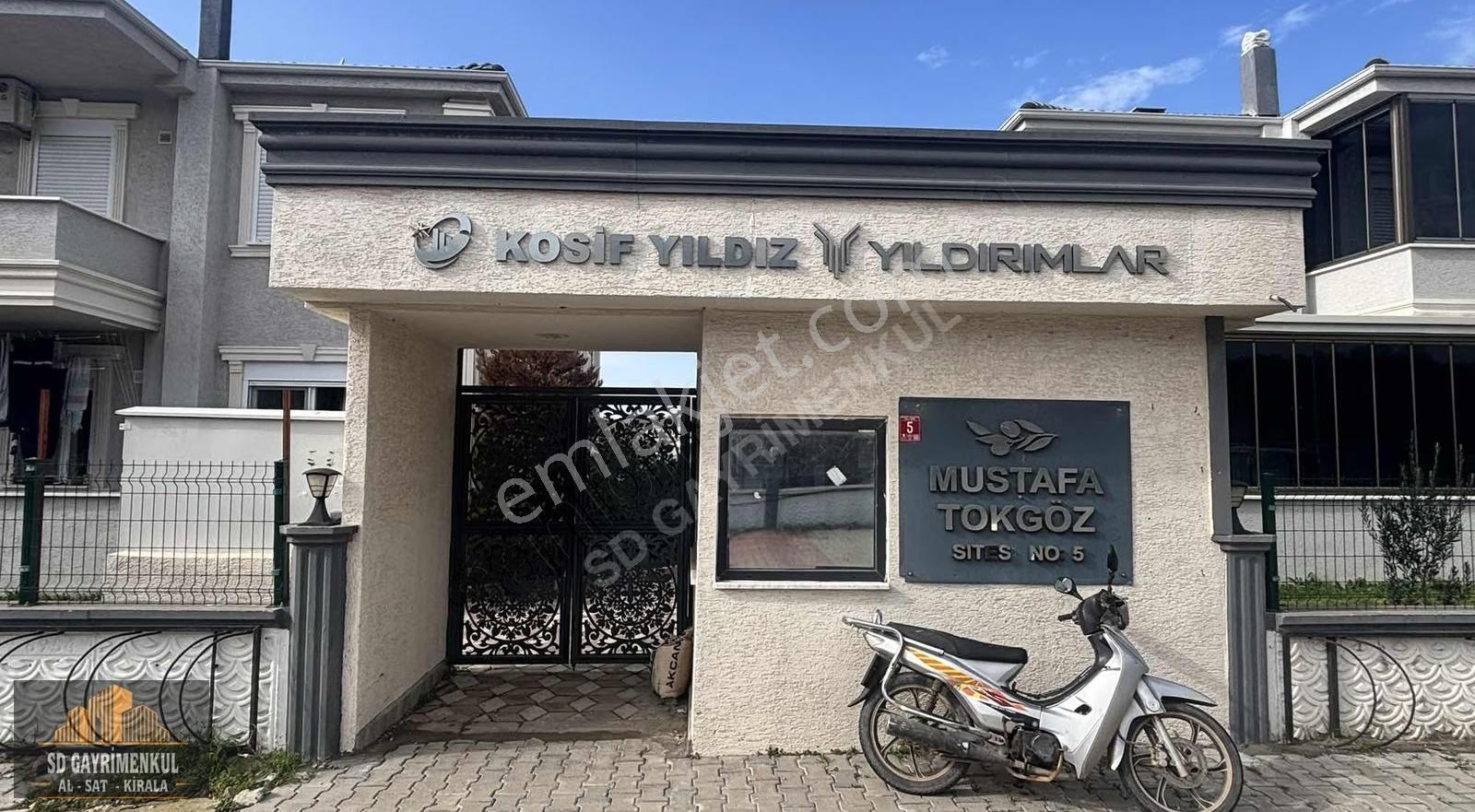 Ayvalık Küçükköy Havuzlu Sitede Giriş Ve 1. Kat 2+1