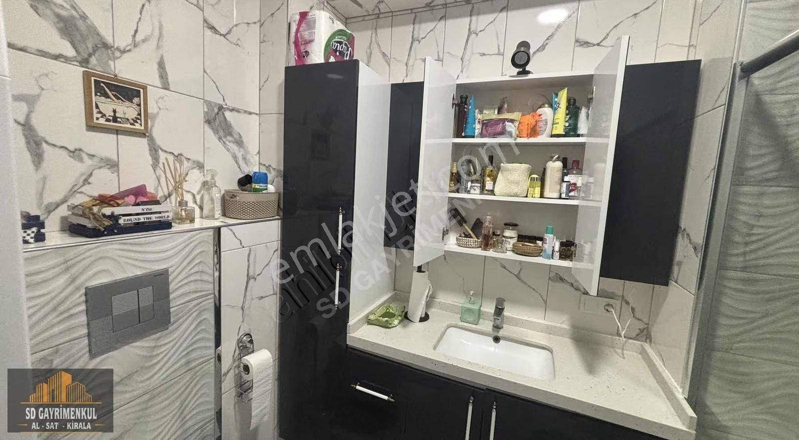 Ayvalık Küçükköy Havuzlu Sitede Giriş Ve 1. Kat 2+1 - Görsel 15