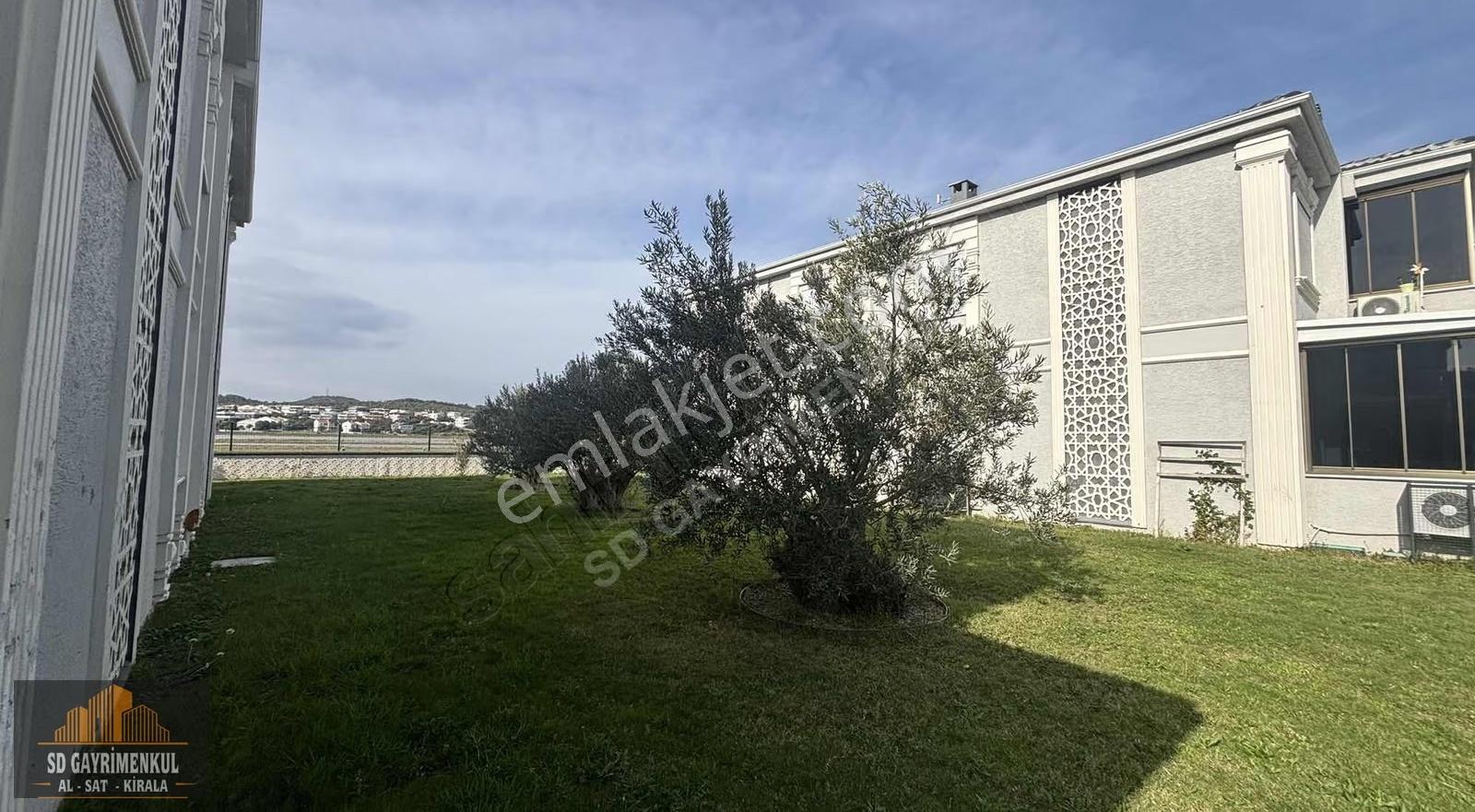 Ayvalık Küçükköy Havuzlu Sitede Giriş Ve 1. Kat 2+1 - Görsel 21