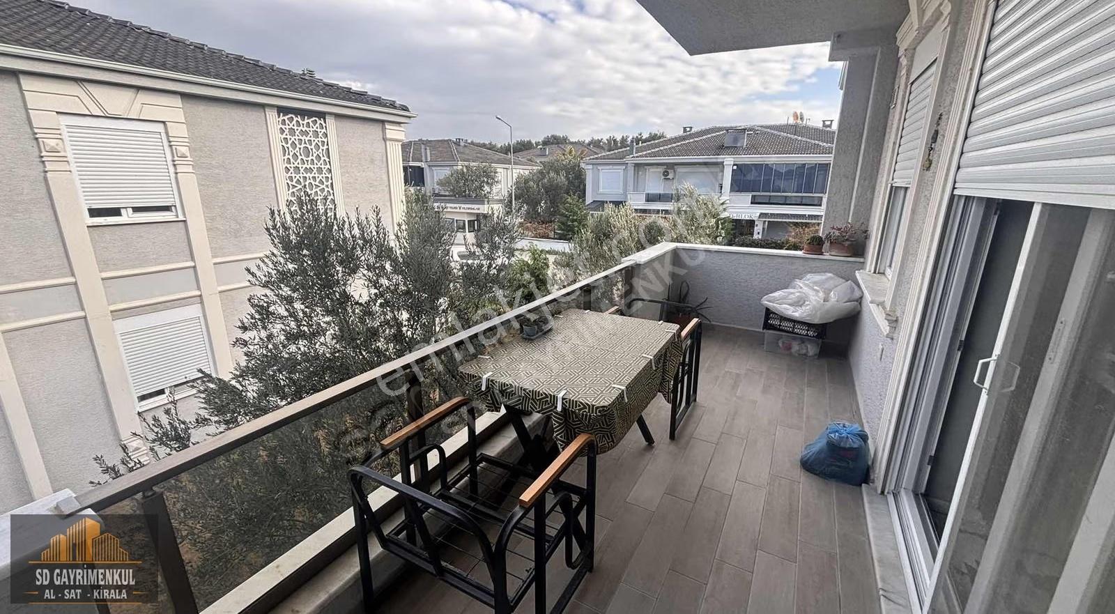 Ayvalık Küçükköy Havuzlu Sitede Giriş Ve 1. Kat 2+1 - Görsel 32
